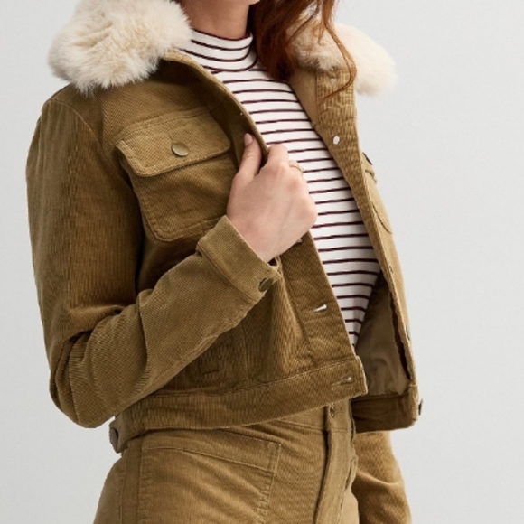 Draper James Jackets & Blazers - Draper James Women's denim jacket with detachable collar